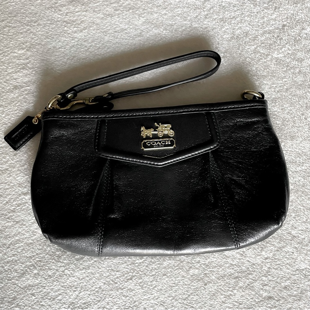 NWOT Coach Black Leather Wristlet | Carriage Logo | Classic Zip Clutch